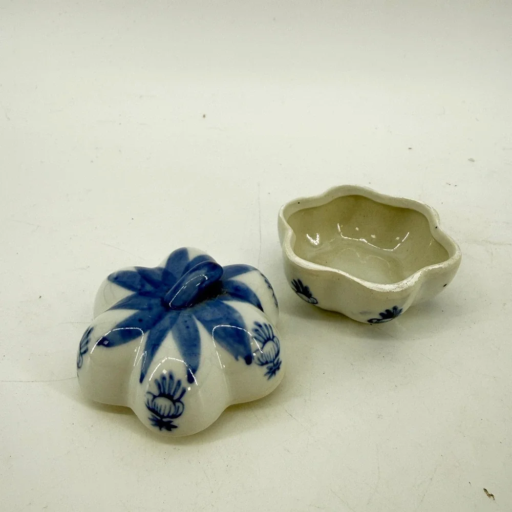 Pumpkin Trinket Box Small Blue White Floral Ceramic Jewelry‎ Dish Decor 2